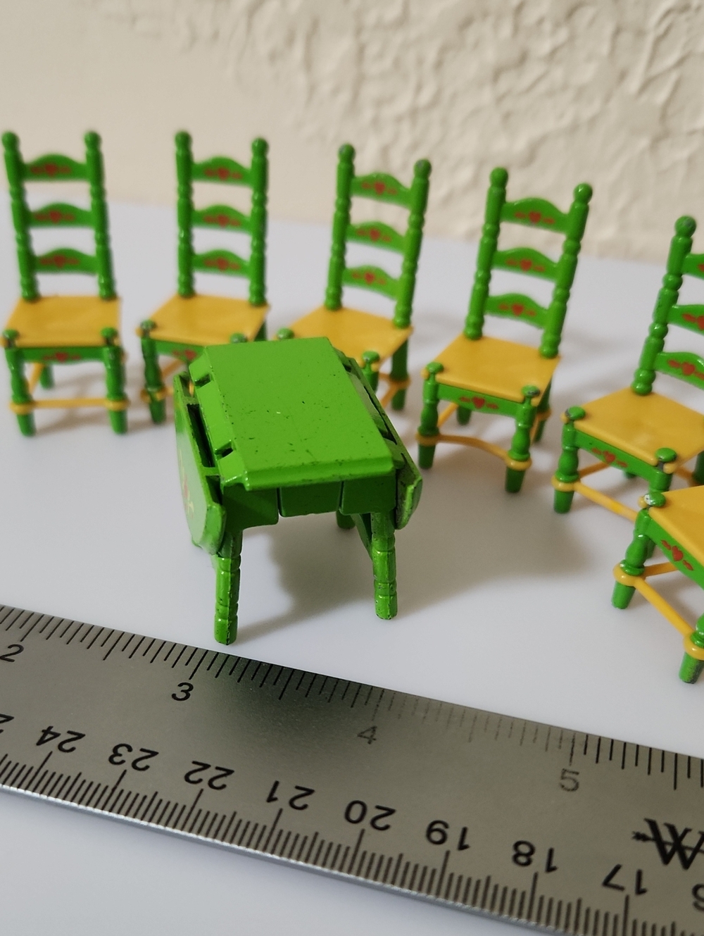 Vintage 1980s Mattel "The Littles" die-cast metal dollhouse furniture pieces - Picture 8 of 16